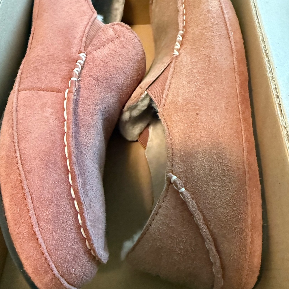 OluKai Nohea Moccasin Slippers, Cedarwood, Size 10 Women
